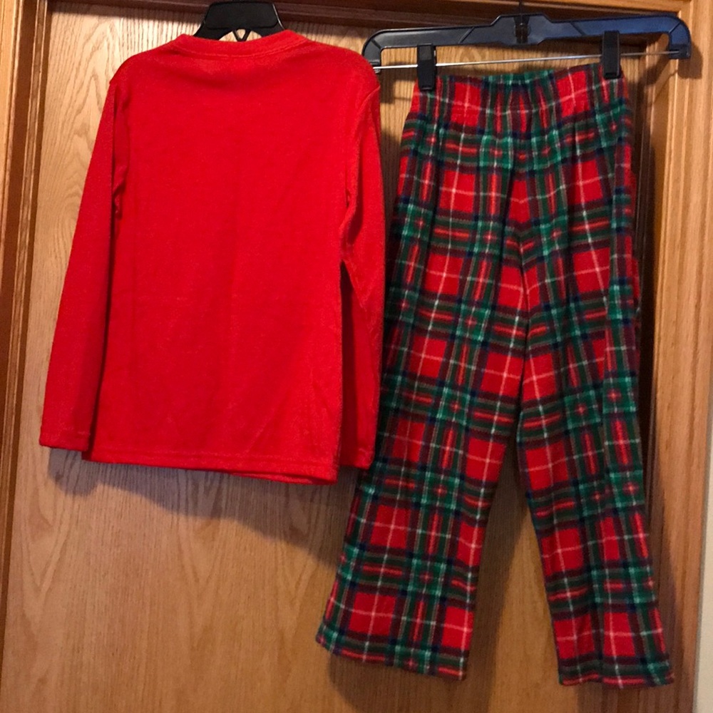Cozy red green Plaid pajama set boy’s size 5 fleece pants VGUC